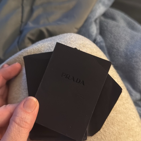 ❤️🔥PRADA🔥Tessuto Nylon Saffiano Tote - Picture 10 of 16